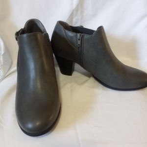 Croft & Barrow® Women's Ankle Boots Gray Leather size 9wide